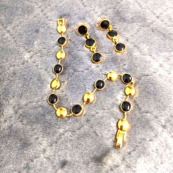 Vintage 1990's Black & Goldtone Bracelet and Pierced Earring Set - Picture 10 of 11